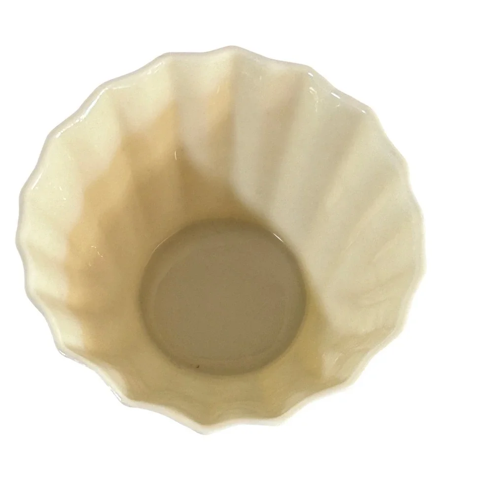 Belleek Ireland Neptune Shell Nut Bowl Ivory Gold Mark Vintage Irish Porcelain